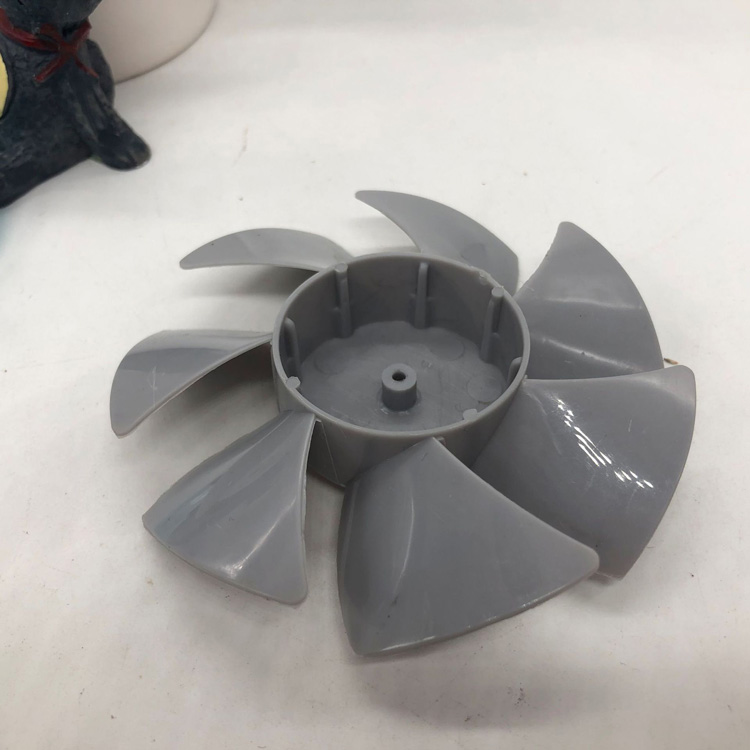 風(fēng)扇模具及產(chǎn)品
